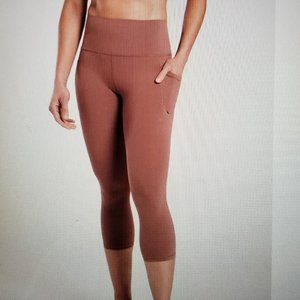 Athleta Salutation Stash Pocket II Capri-Hearth Rose---NWT